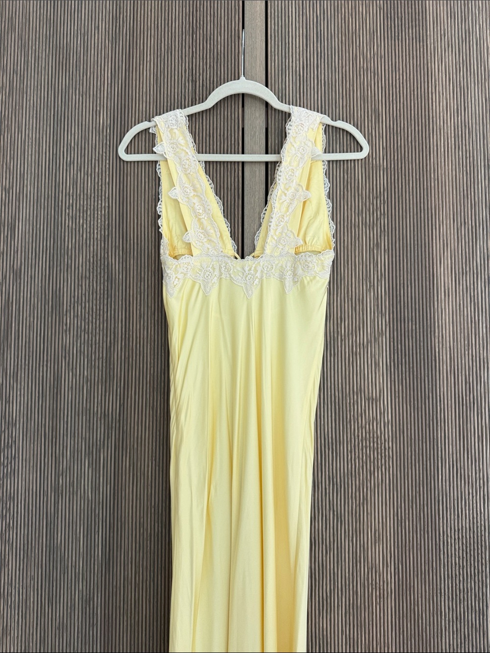 NEW Rumored Venice Lace-Trim Maxi Dress butter yellow size XS - Picture 10 of 14